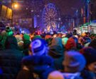 montreal-en-lumiere-crowd-ferris-wheel